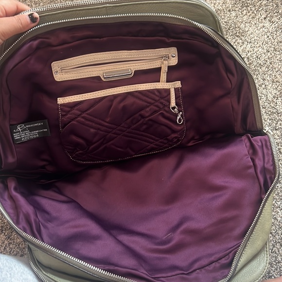 B makowsky green bag lots of compartments - Picture 3 of 7